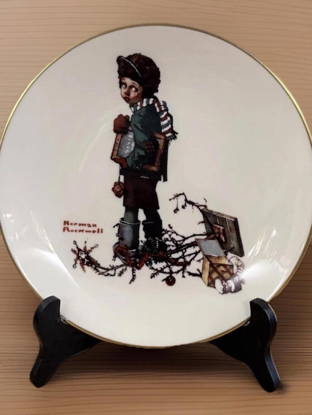 Vintage Collectible Norman Rockwell Danbury Mint Plate "End Of Christmas" 1978